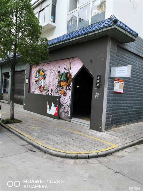 出租商铺周边学校众多，小区创业公司业态景气，多行业发展