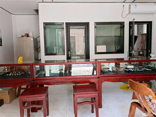 出租旺铺玉器店设施齐全可出租可出售。