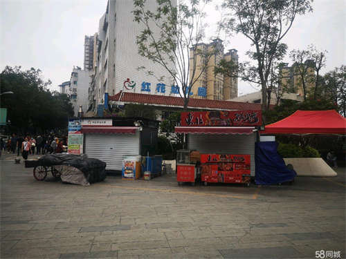 出租临街小花车东北烧烤，不限行业有兴趣电联