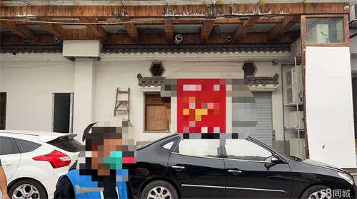 出租小良品火锅店楼下，门面可以两头打通