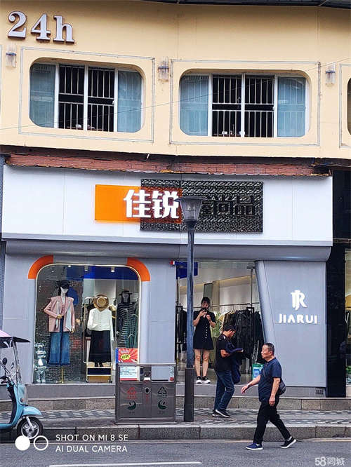出租商铺设施整体转让，核心商业，全新装修。
