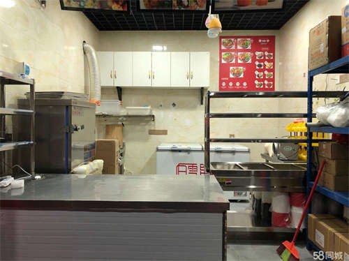 出租老四中临街商铺，繁华地段，来往人多，车多，周围全是餐饮早餐店