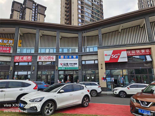 出租大渡河府，滨河湾商业区，靠迎宾大道侧，对面是高新区万达广场