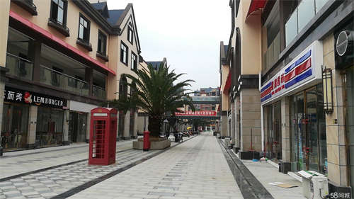出租配套设施齐全，环境不错，还有个大学学校等等