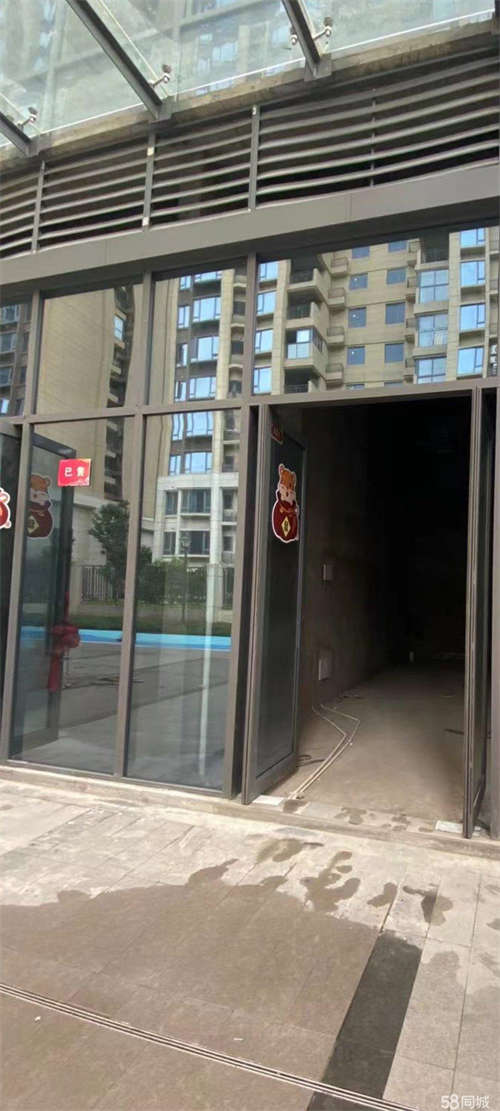 出租【临街门市】一层，餐饮、美发等等