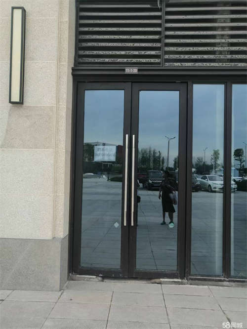 出租阳光玖州大园小区底商，临街，正对龙湖体育馆