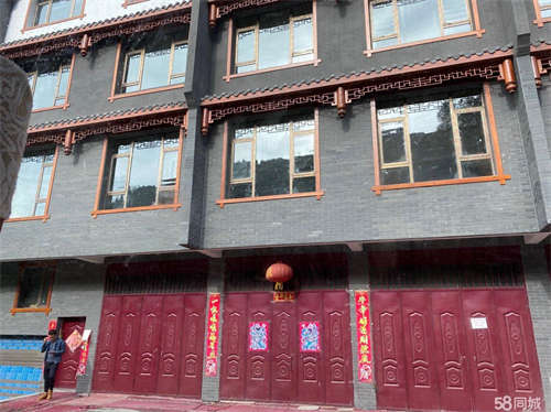 出租商铺位于松潘县青云乡新区
