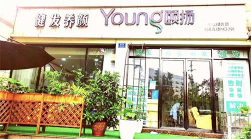 出租位于万达广场旁，商圈成熟、周围人流量大。