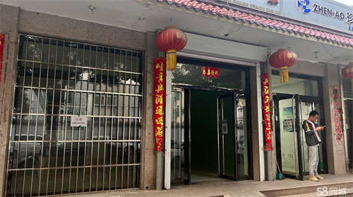 出租80平，停车方便，紧邻小区、学校