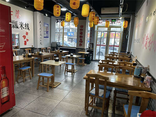 新装修店面 因事出兑 中介勿扰