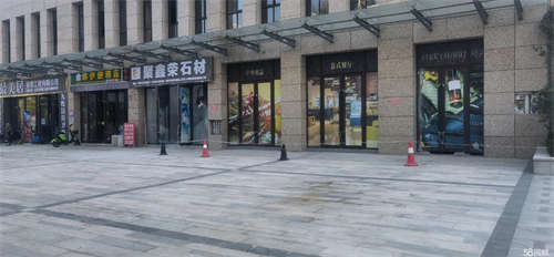 出租刚装修好 因为个人原因要去外地，有意者看房后可小刀