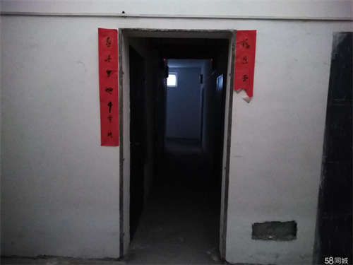 出租出售圣鑫园C区带窗大平米地下室，熟肉面条等食品外卖、仓储