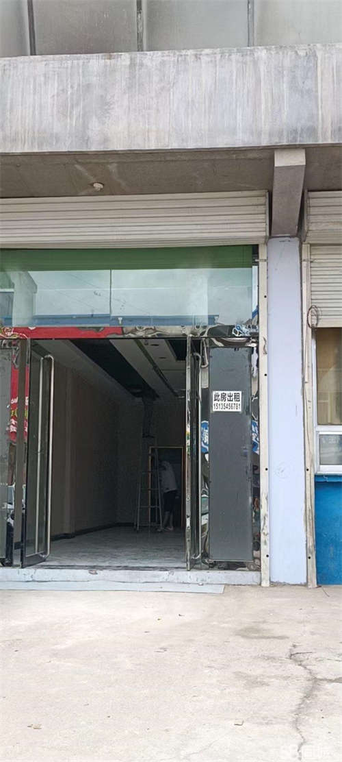 出租转盘附近城关村委靠路边，做五金店，装潢材料