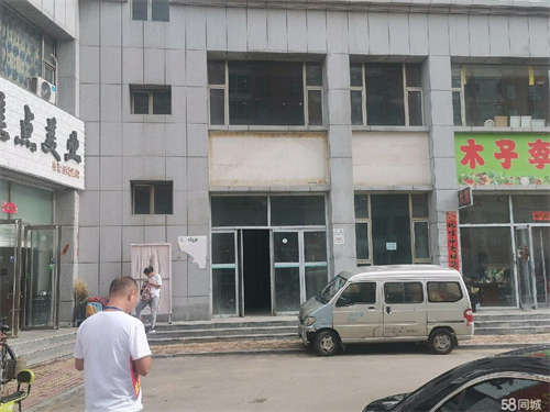 出租同顺小区门口，人流量很大，位置