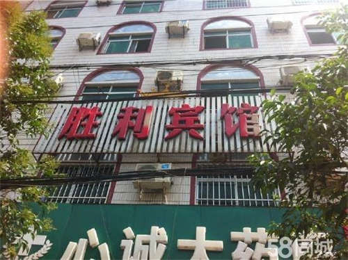 出租门面单间，位置优越，人流量大