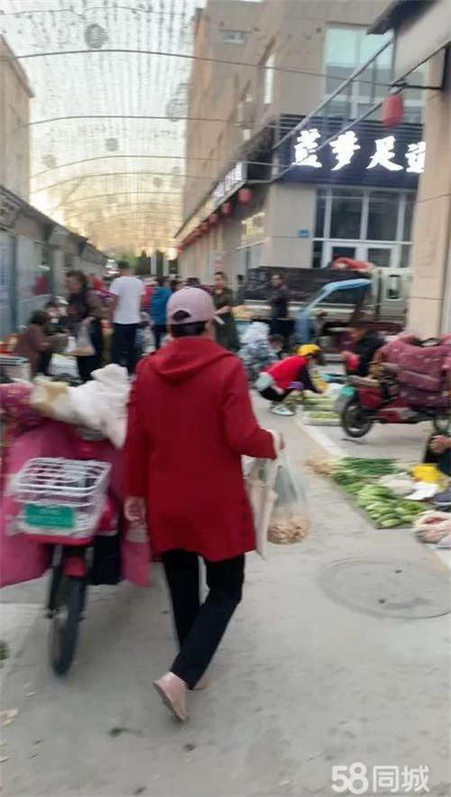 出租七里汤农贸市场，网红夜市，可办公场所，可按摩足疗纹身卖货店