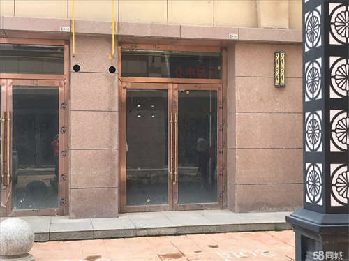 出租体育馆，学校、医院、超市、湿地公园