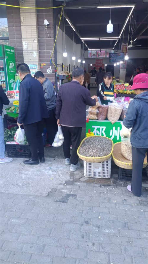 营业中生鲜大卖场低价转让