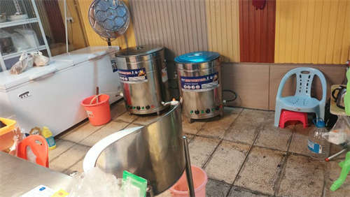 转让n龙湖合乐市集一层熟肉区铺面一间转让、(配套全齐)适合卤鹅，熟食之类。n(配套全齐)适合卤鹅，熟食之类。
