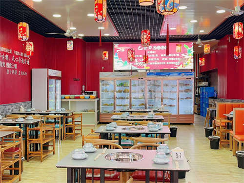 现位于自由街一家串串店，客源稳定，因老板另有发展，现低价转让，给钱就转，非诚勿扰