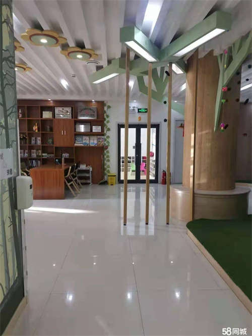 出租原为培训机构，空间划分合理，环保材料装修，拎包可办公。