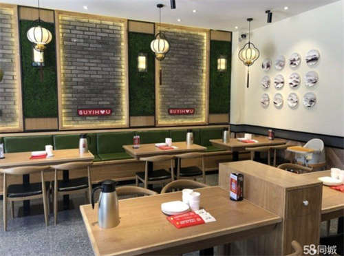 出租四季花城三区，位于水源路，维多利正对面