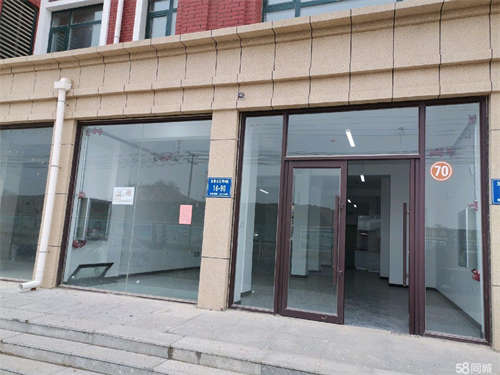 出租五号院南门，东临凌水学校。