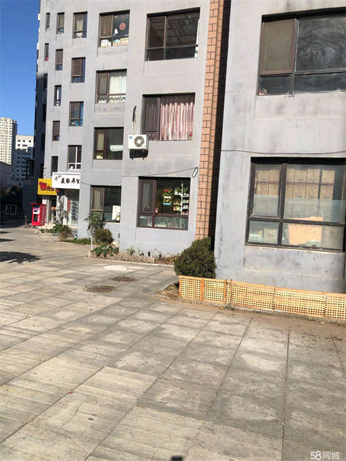 出租房主自己发布 稀缺房源就这一套 其他没空铺 守着小区出入口