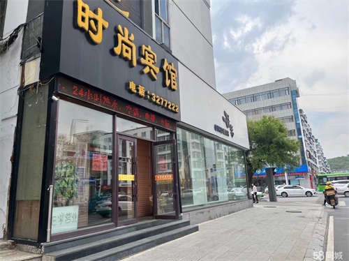 出租食品街旺铺出租，市中心地段。