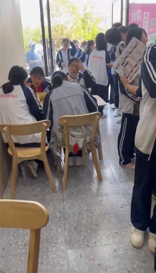 永修周真真新二中店转让