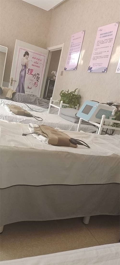 美甲美睫店二楼出租