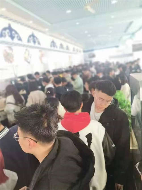 学校餐厅招租