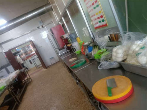 高校食堂档口转让可经营现炒盖饭，快餐，自选套餐米饭