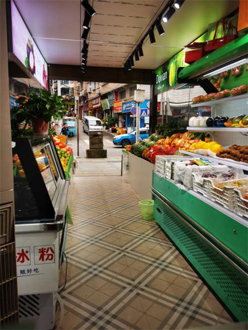 水果店铺转让，精品装修，接手即可经营，因个人原因，一个人经营不过来，现将爱店转让，才刚开始营业，非诚勿扰。谢谢