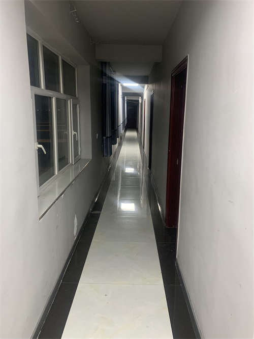 夏天可摆夜市楼上棋牌室现在带半年房租