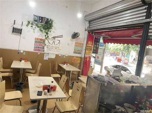 接手可做，附近有学校和医院，人流量大