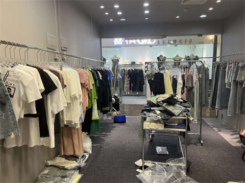 服装店铺转让
