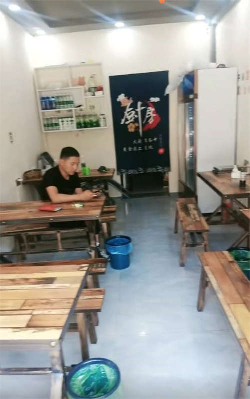 因个人另有发展，小西湖十字路口店铺转让
