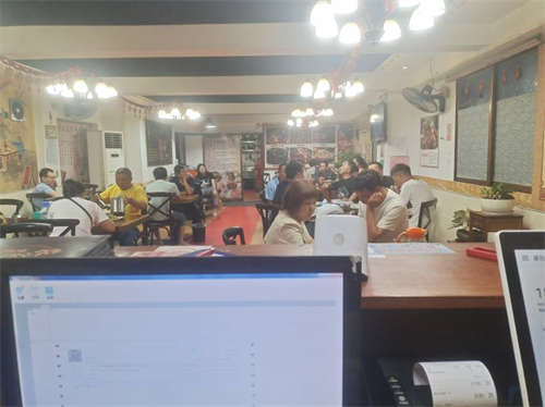 转让/ 湘菜-火锅店  医院门诊对面人流量大  接手就可盈利