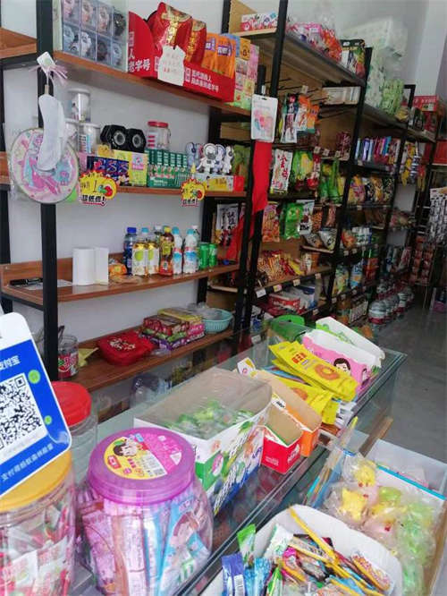 育才小学明德小学旁超市文具店