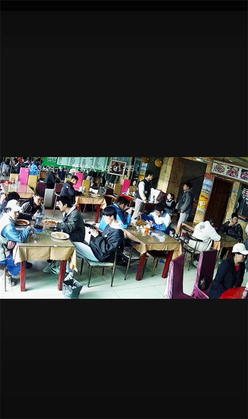 上下两层，周边幼儿园到高中五座学校，有工地，固定客源