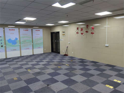 新吴区地铁上盖长江1号136平米写字楼出租
