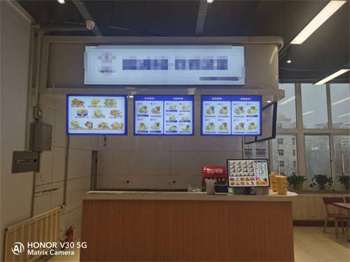 急兑辽东学院南校区食堂炸鸡汉堡档口