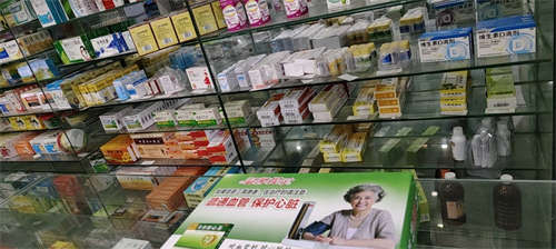 本药店转让，本应面对大街转角处，因本人丆需要照顾老人，打理不到，有诚意者私聊。