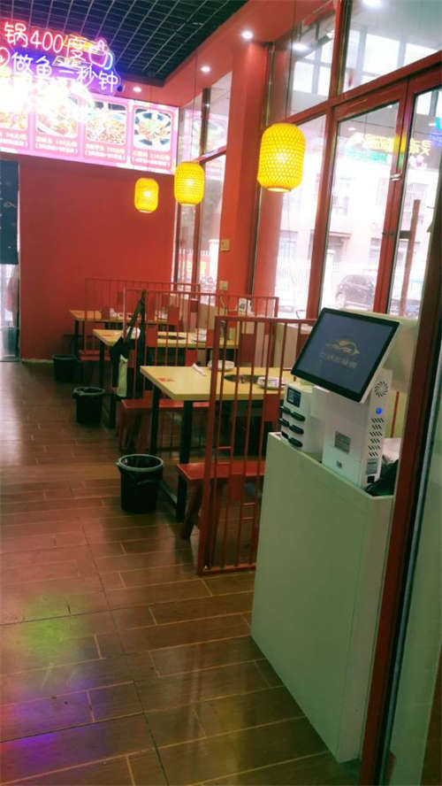 新装修店铺转让