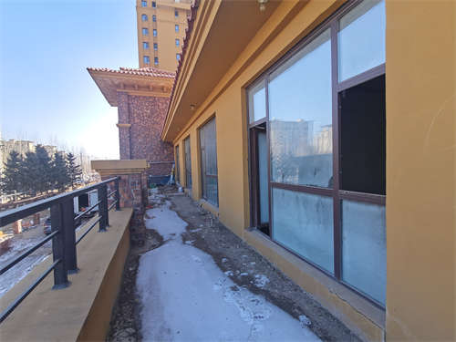 公主岭四中对面，临近公主岭一中，公安局，共两层