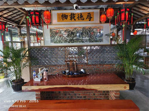 洱海边，临街商铺