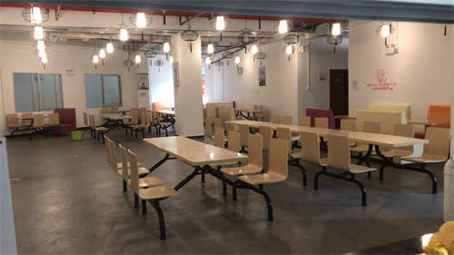 学校里面奶茶店档口转让