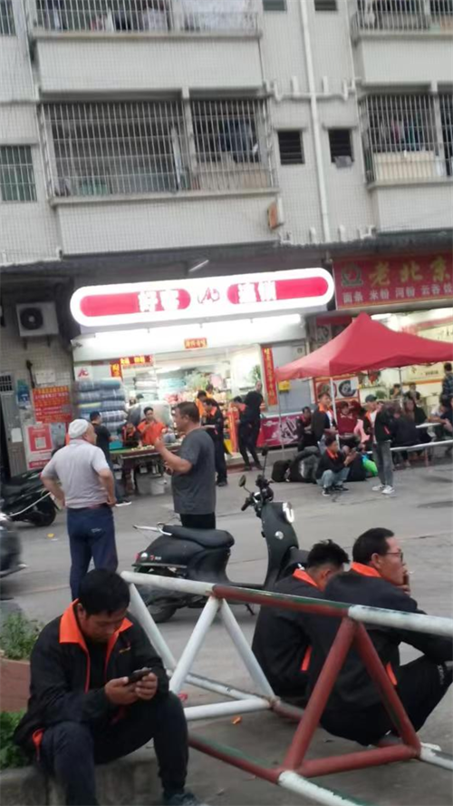 几千人大厂门口旺铺转让