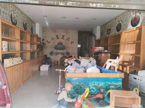 出租三七交易市场周边商业圈成熟热闹可经营百货店或者高端三七